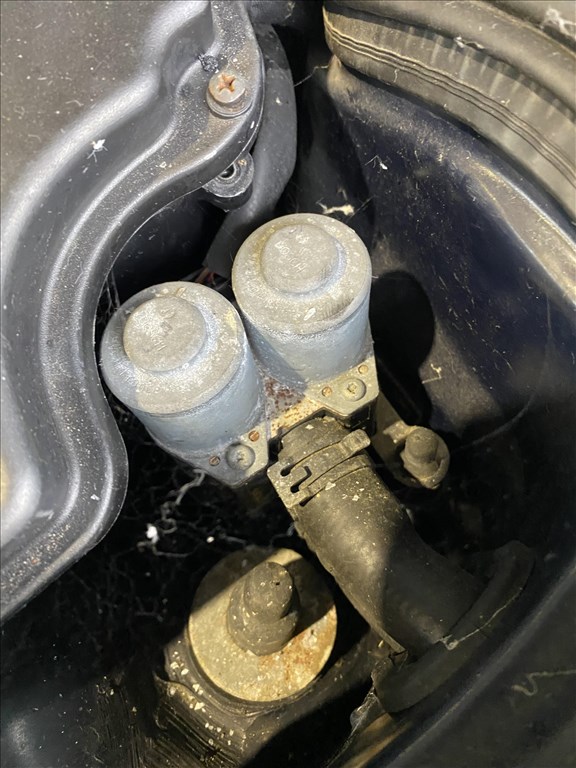 Mercedes E 320 (W210) bontott alkatrészei 7. kép