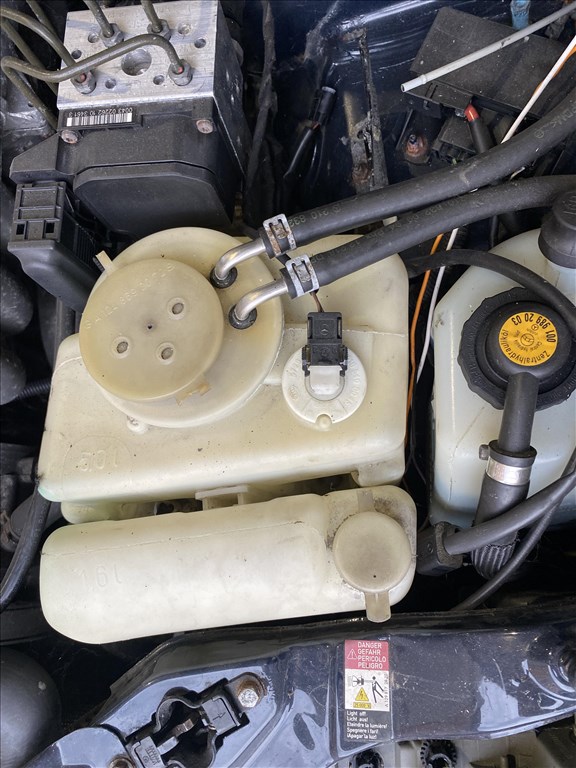 Mercedes E 320 (W210) bontott alkatrészei 8. kép