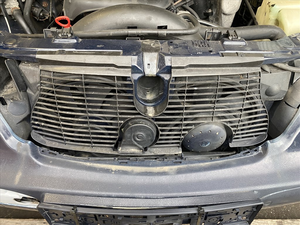 Mercedes E 320 (W210) bontott alkatrészei 9. kép