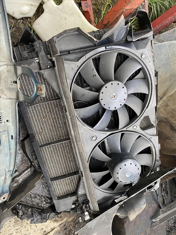 Mercedes E 320 (W210) bontott alkatrészei 12. kép