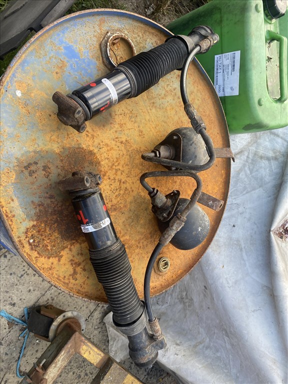 Mercedes E 320 (W210) bontott alkatrészei 13. kép