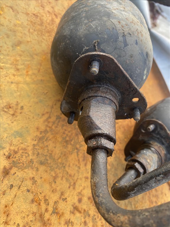 Mercedes E 320 (W210) bontott alkatrészei 16. kép