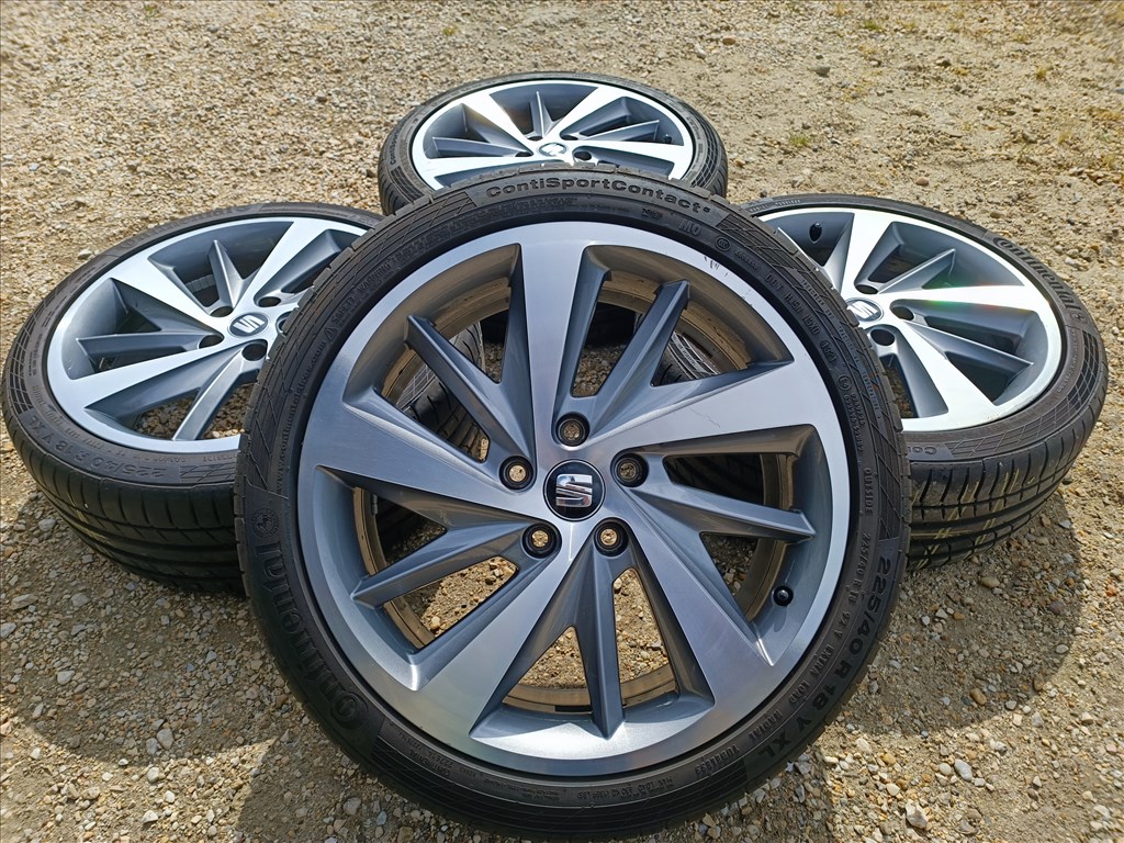 18" Gyári Seat Leon Leon Cupra ST Toledo alufelni, rajta 225/40 R18 Continental nyári gumi csavarok 1. kép