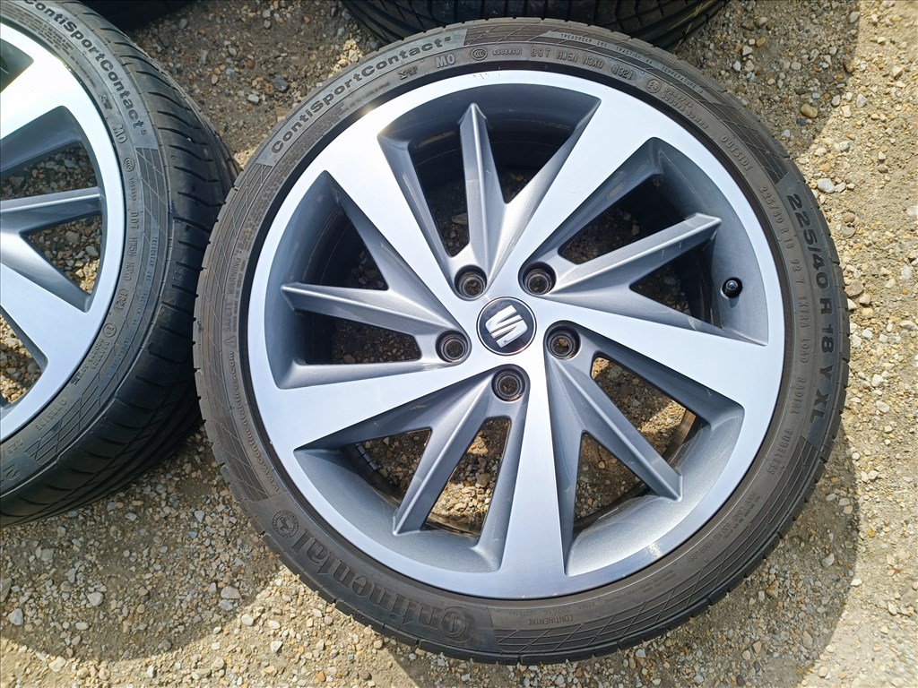 18" Gyári Seat Leon Leon Cupra ST Toledo alufelni, rajta 225/40 R18 Continental nyári gumi csavarok 3. kép