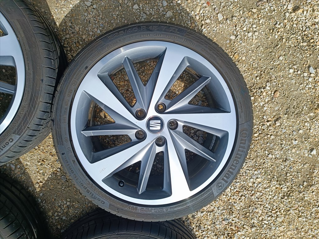 18" Gyári Seat Leon Leon Cupra ST Toledo alufelni, rajta 225/40 R18 Continental nyári gumi csavarok 4. kép