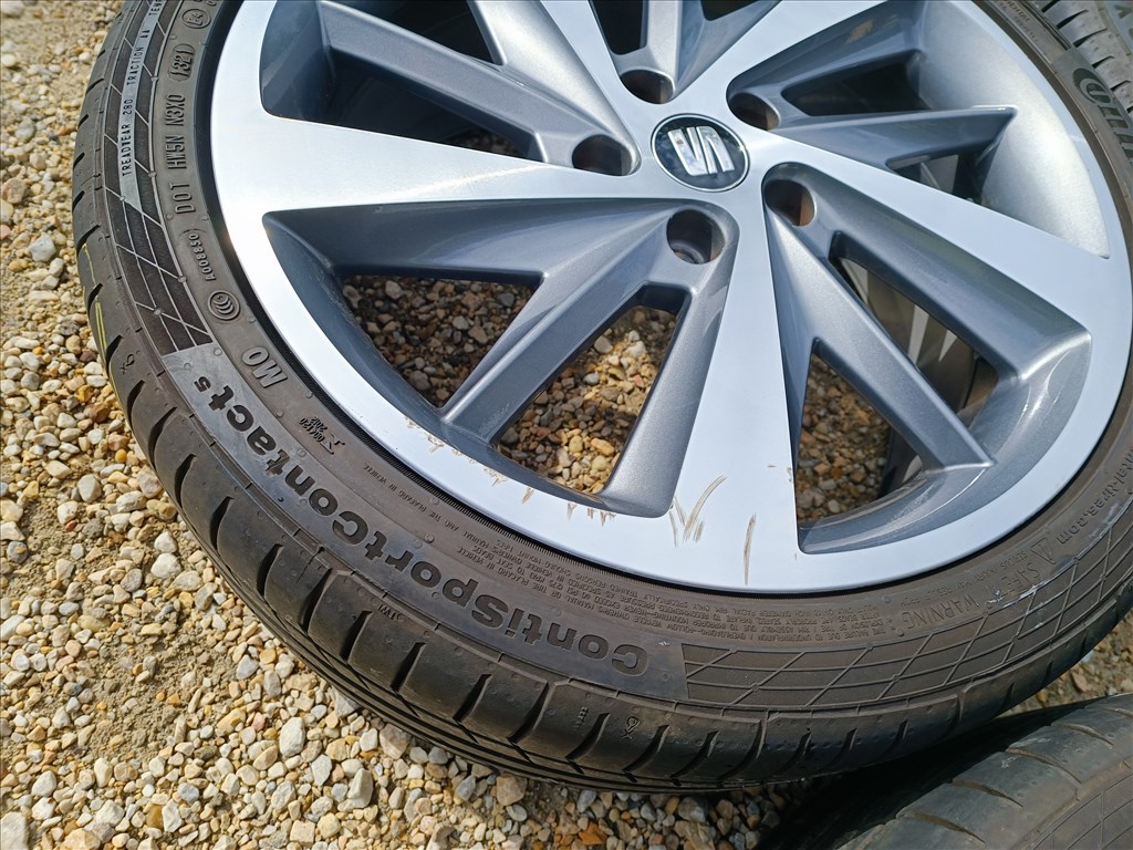 18" Gyári Seat Leon Leon Cupra ST Toledo alufelni, rajta 225/40 R18 Continental nyári gumi csavarok 10. kép