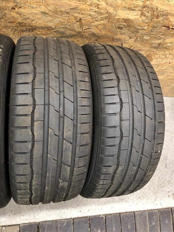 235/45/18 Hankook nyári gumi újszerű 235 45 18 3. kép