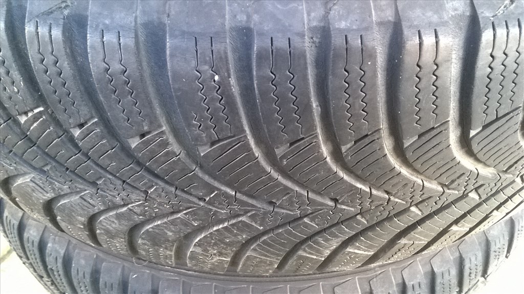 Eladó 4db 15-ös 5x120-as BMW lemezfelni 195 65r15 Hankook téli gumival 3. kép