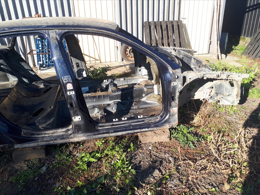 Audi A4 (B6) Sedan üres karosszéria   6. kép