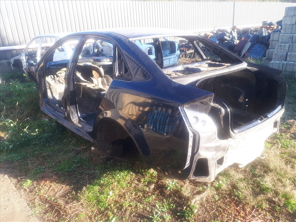 Audi A4 (B6) Sedan üres karosszéria   8. kép