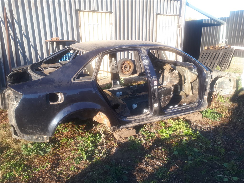 Audi A4 (B6) Sedan üres karosszéria   9. kép