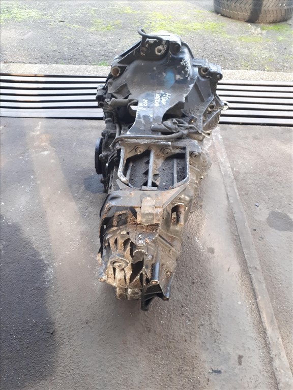 Audi 80 B3  B4   2.0  BENZINES  váltó CGT VÁLTÓKÓD  012301103h 012301211f 4. kép