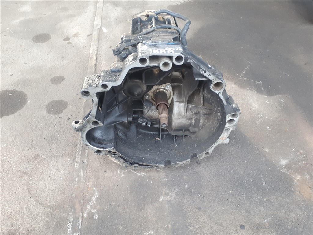 Audi 80 B3  B4   2.0  BENZINES  váltó CGT VÁLTÓKÓD  012301103h 012301211f 5. kép