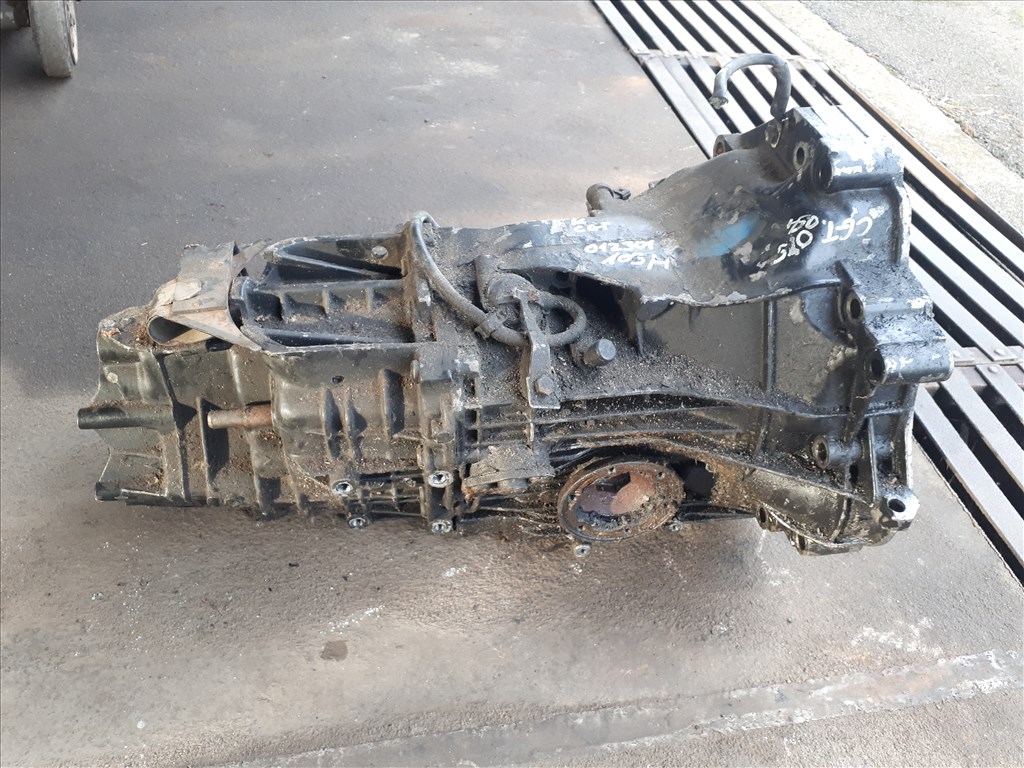 Audi 80 B3  B4   2.0  BENZINES  váltó CGT VÁLTÓKÓD  012301103h 012301211f 6. kép
