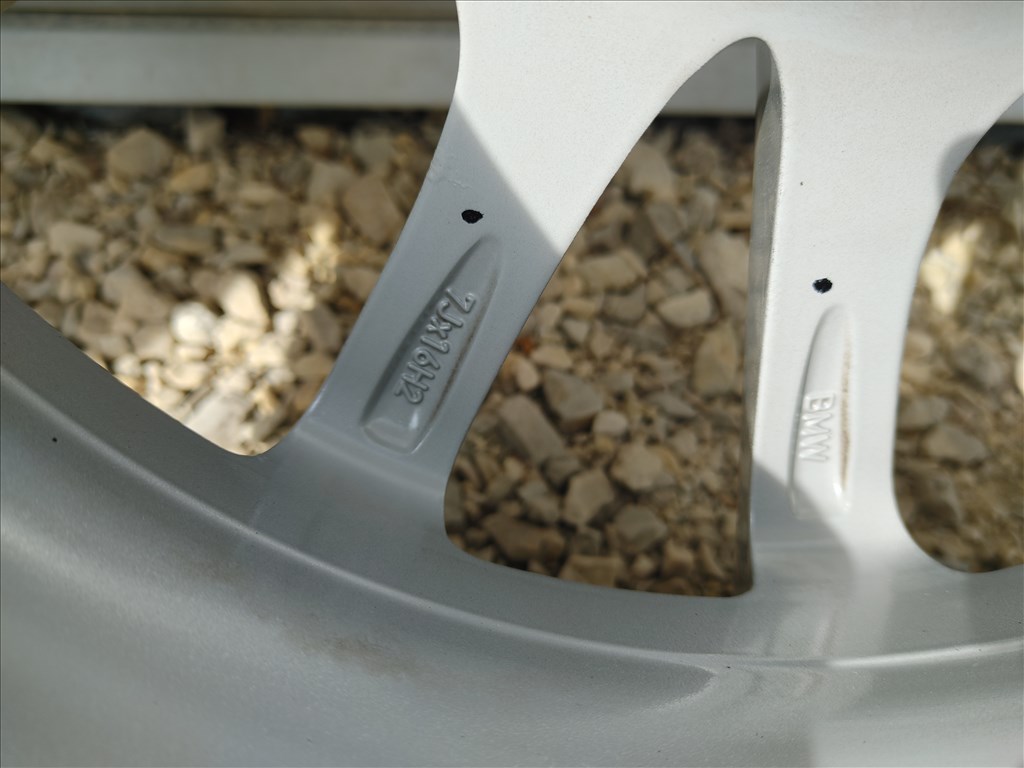  BMW 16" újszerű alufelni, rajta 205/60 új Kleber téli gumi 3. kép