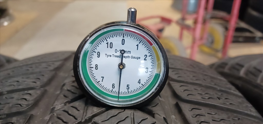 Defekttűrő Pirelli Sottozero3 Winter 245/40 R19 téli gumik 4db 3. kép