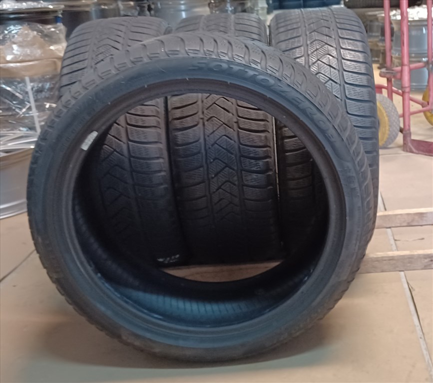 Defekttűrő Pirelli Sottozero3 Winter 245/40 R19 téli gumik 4db 4. kép