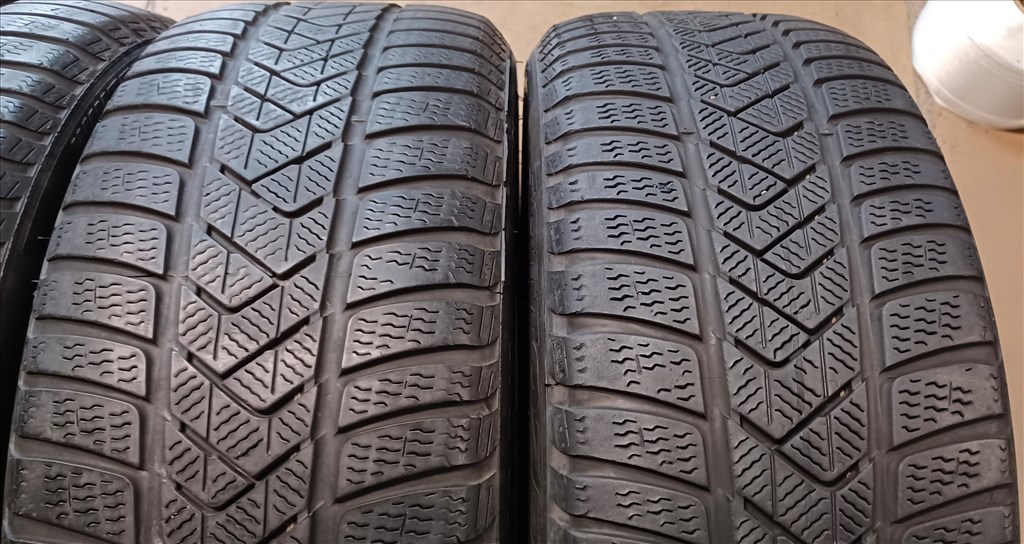 Defekttűrő Pirelli Sottozero3 Winter 245/40 R19 téli gumik 4db 5. kép