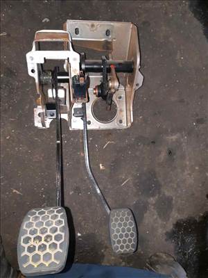 Suzuki Ignis 03-07 Pedálsor: Kuplung + Fék