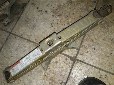 Suzuki Vitara Emelő