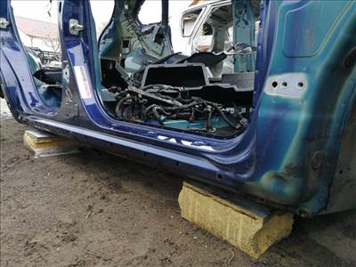 Chevrolet Captiva jobb küszöb