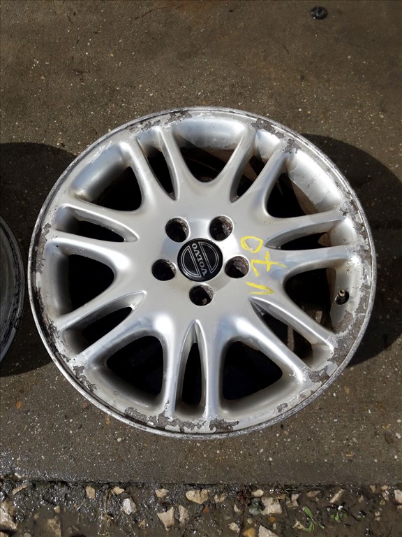 Volvo V70 <p>Felni méret: 17"</p><p>Furatszám: 5</p><p>Osztókör: 108.0</p><p>ET szám: 6040K4</p><p>Állapot: Normál</p><p>Érdeklõdéskor hivatkozzon erre: KIN-40078</p><p>Bármire van szüksége hívjon bizalommal!<br>Kizárólag munkaidõben hétfõtõl - péntekig 8-12 13-16 óráig!<br>Alkatrészek széles választékban!<br>Hivatalos Regisztrált Autobontó Kecel!<br>Vásároljon Megbízható Helyrõl Beszerelési Garanciával Profiktól!</p> 60000 4. kép