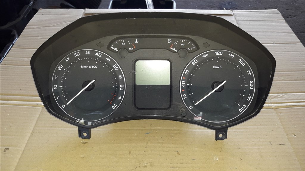 Skoda Octavia II Óraegység / Kilométeróra 1. kép