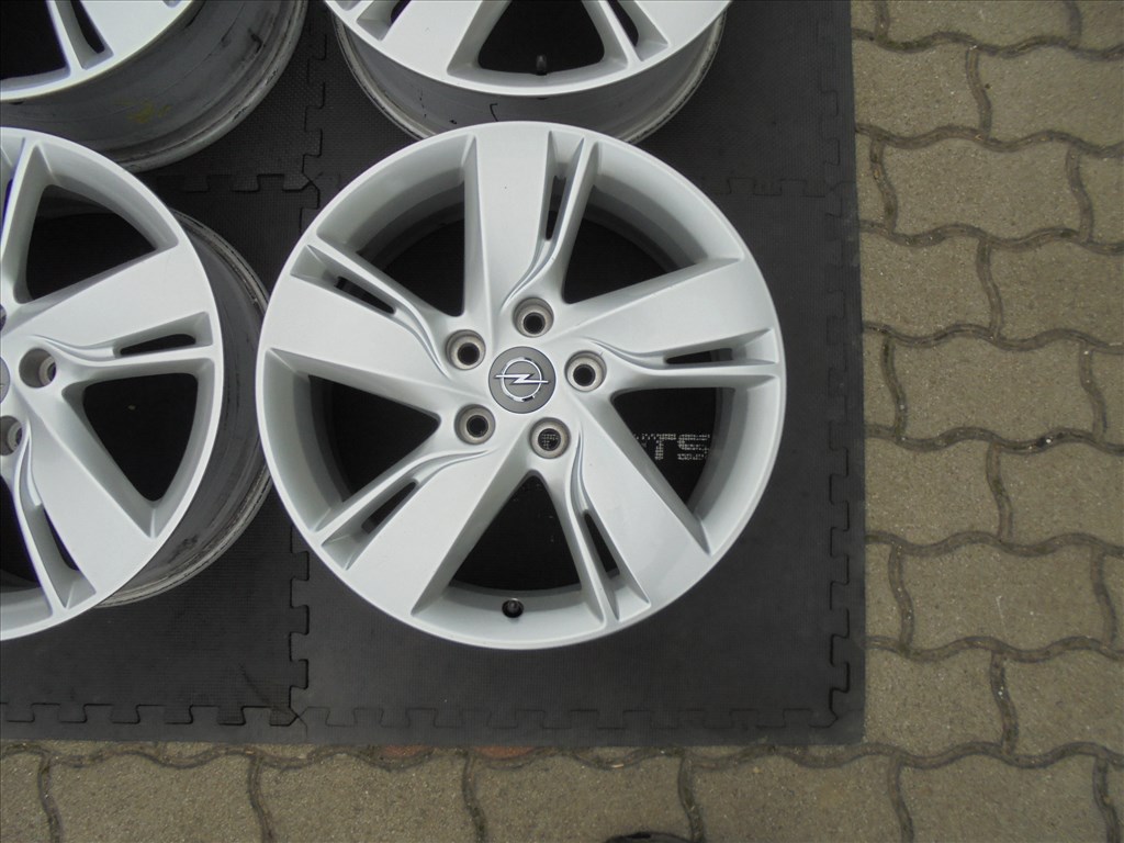 17-es 5 x 115-ös gyári Opel alufelni kitűnő állapotban eladó 5. kép