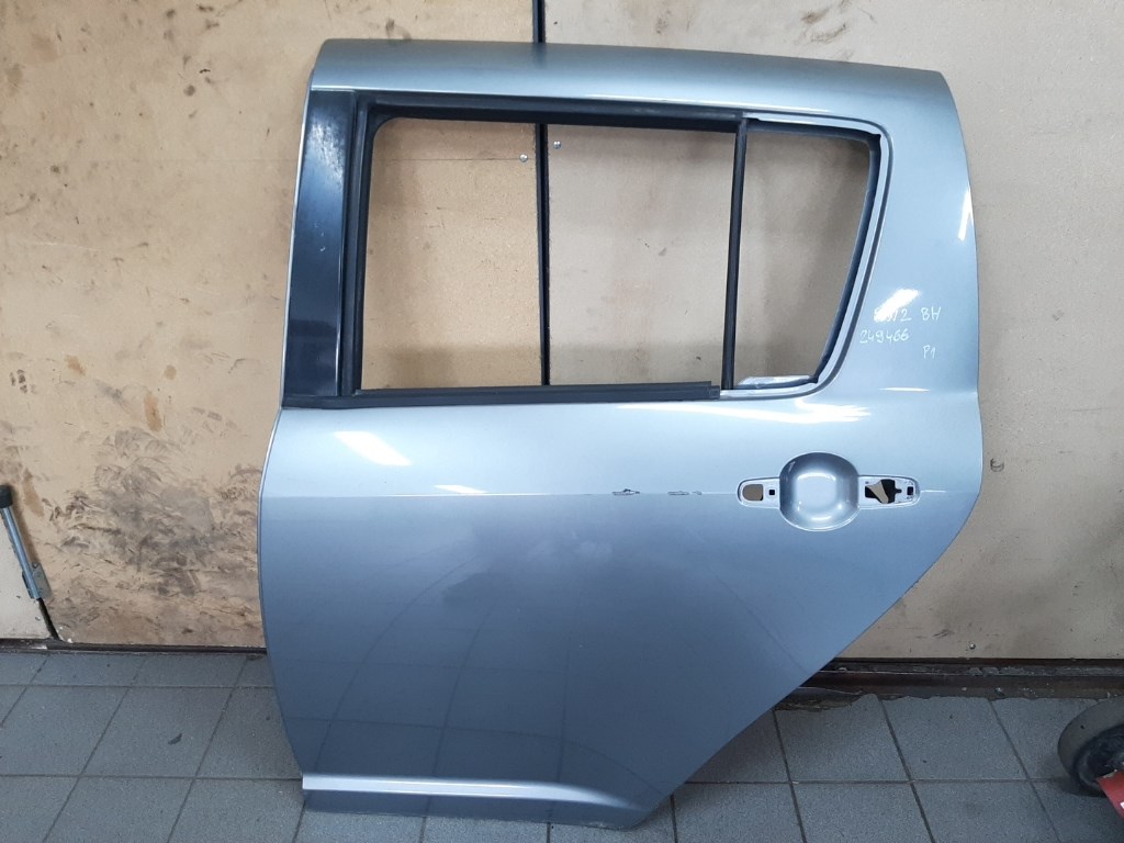 Suzuki Swift (RS) bal hátsó ajtó 1. kép