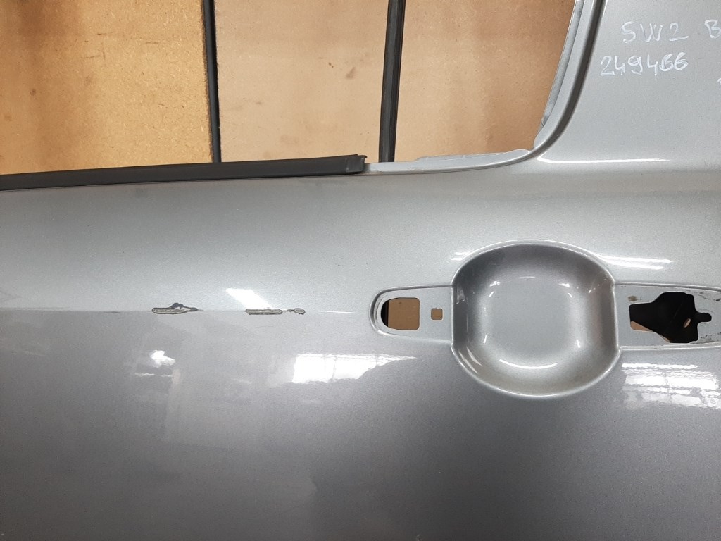 Suzuki Swift (RS) bal hátsó ajtó 2. kép