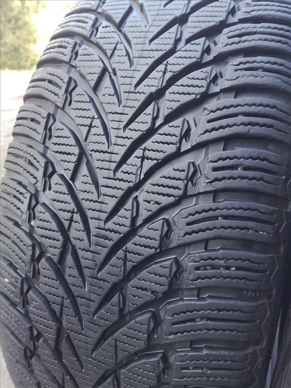 215/55R18 Nokian téli gumi garnitúra 215/55 r18 3. kép