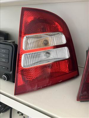 Skoda Octavia hátsó lámpa 