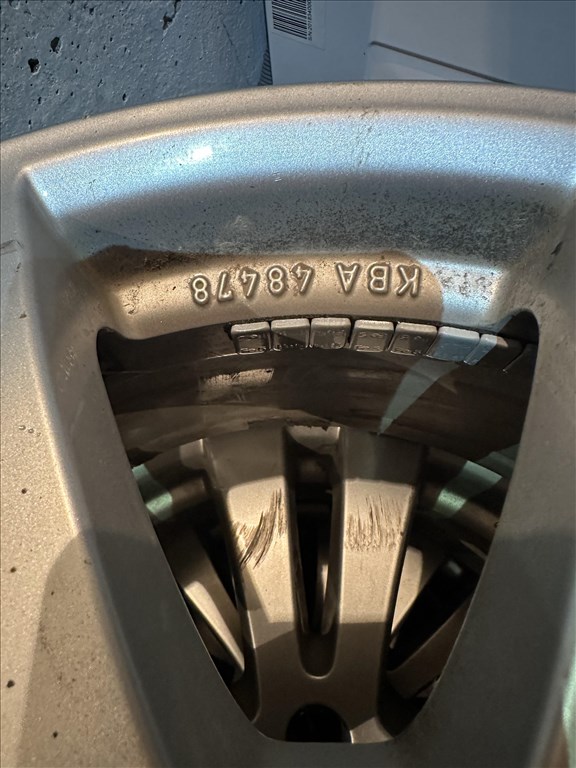  5x112 lyukosztású 8Jx17" használt alufelni 2. kép