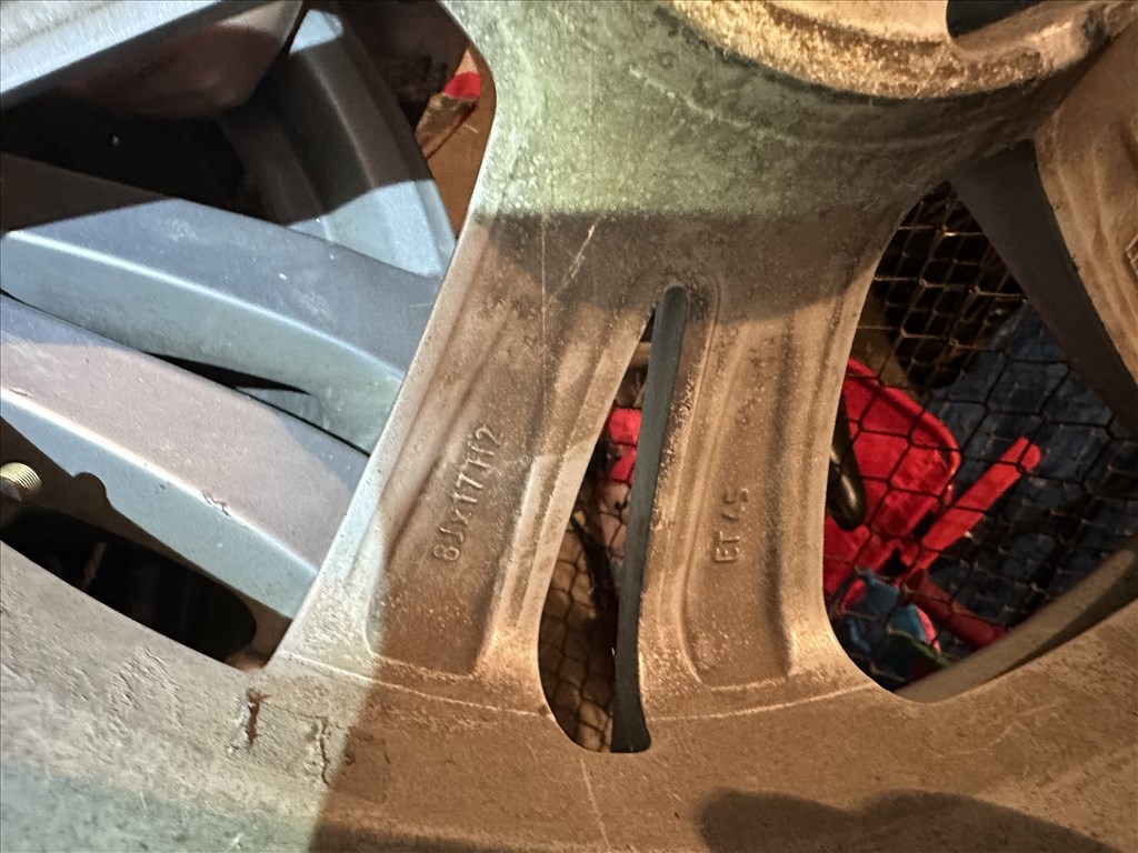  5x112 lyukosztású 8Jx17" használt alufelni 3. kép