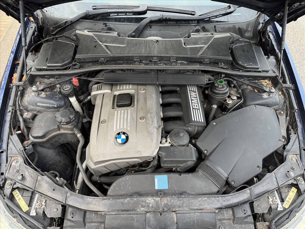 BMW 325 (E90, E91, E92, E93) bontott alkatrészei 7. kép