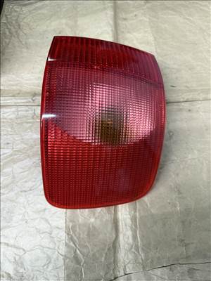 Audi 100 hátsó lámpa  4a9945218 4a9945096