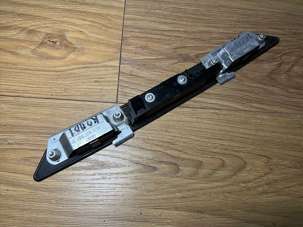 Audi A6 kombi (C6) rendszámtábla világítás 8e0827657e 5. kép