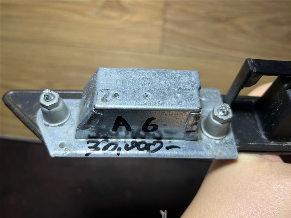 Audi A6 kombi (C6) rendszámtábla világítás 8e0827657e 6. kép