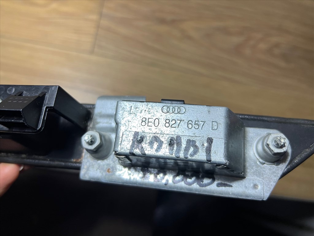 Audi A6 kombi (C6) rendszámtábla világítás 8e0827657e 9. kép