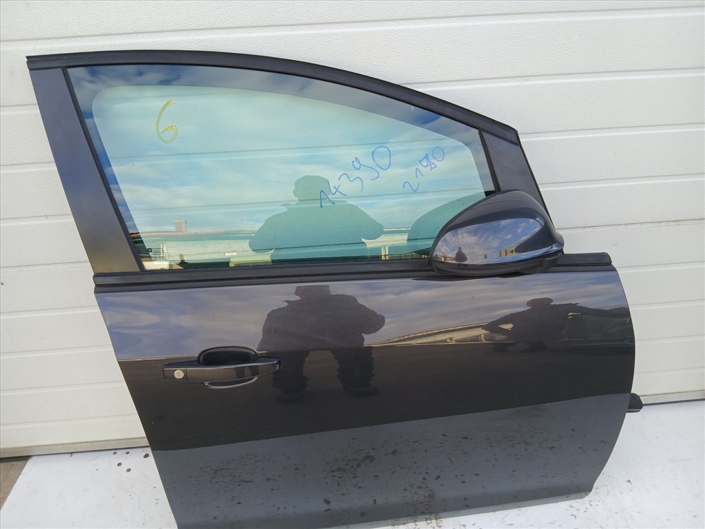14390 Opel Astra J 2009-2015 Jobb első Ajtó Grafit Z190 1. kép