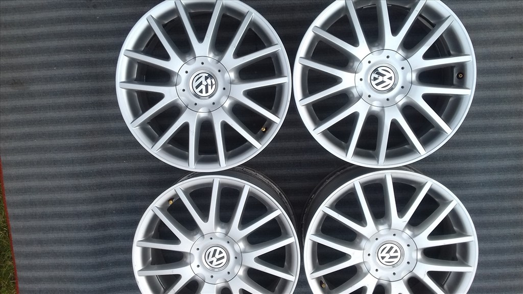 5x112 lyukosztású 7JJ 17" használt Vw (gyári felni) alufelni 1. kép
