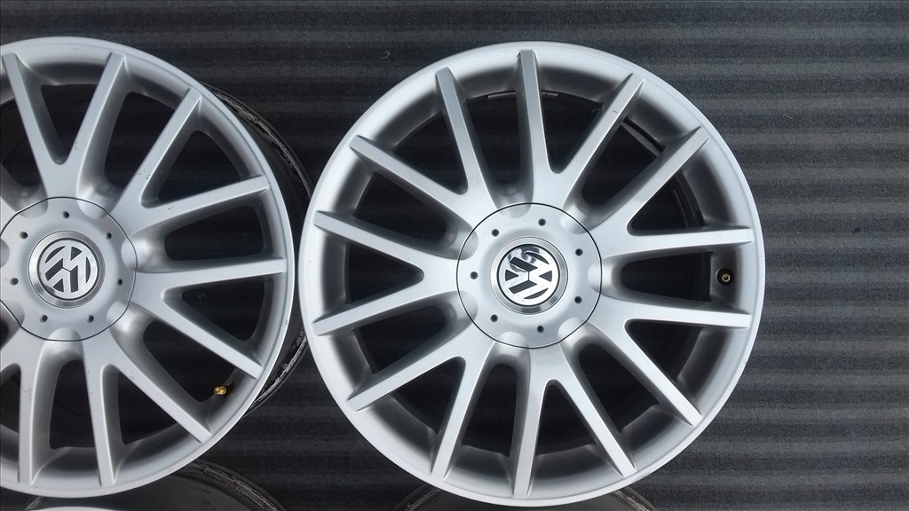  5x112 lyukosztású 7JJ 17" használt Vw (gyári felni) alufelni 2. kép