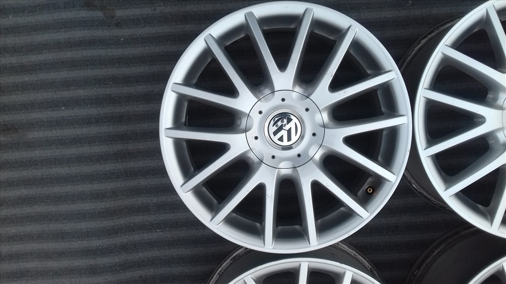  5x112 lyukosztású 7JJ 17" használt Vw (gyári felni) alufelni 5. kép
