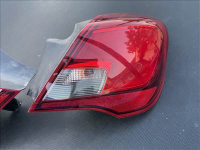 Opel Corsa E 3 ajtós hátsó lámpa 39068625b3f 39068624b3d