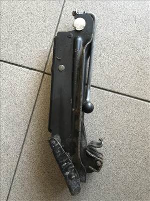 Volkswagen Golf V emelő  1k0011031c