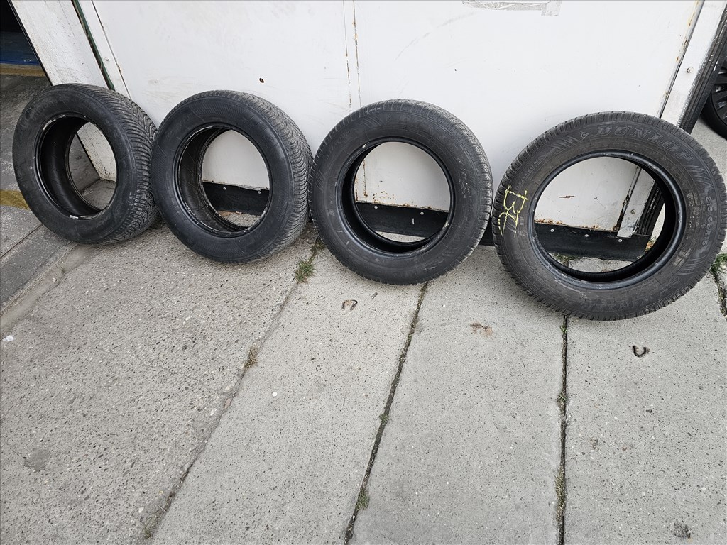  215/6516" Kleber Krisalp HP3 SUV 2db és Dunlop SP Wintersport 4D 2db 1. kép
