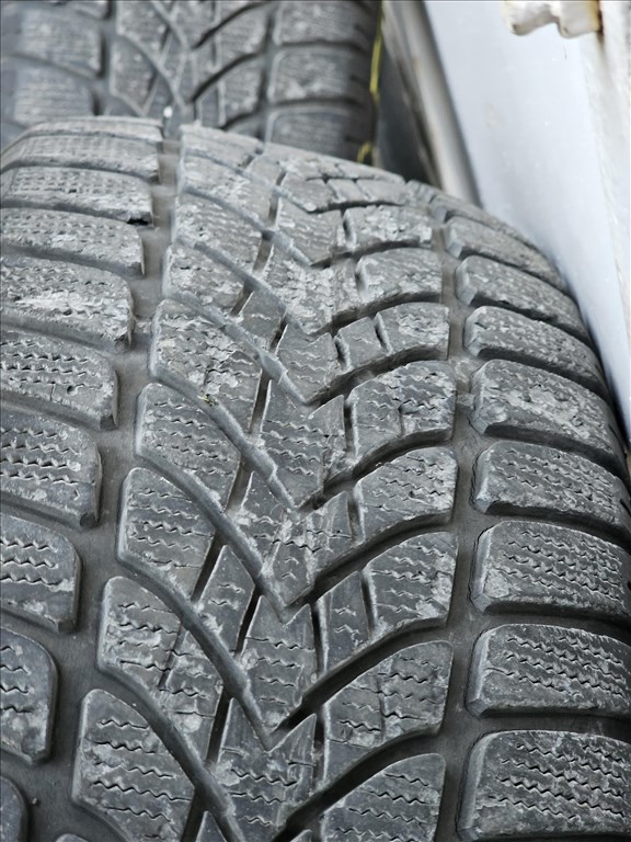 215/6516" Kleber Krisalp HP3 SUV 2db és Dunlop SP Wintersport 4D 2db 5. kép