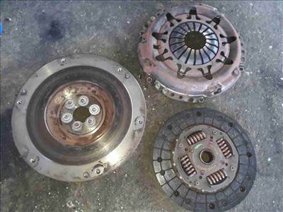Toyota Yaris 05-10 Kuplung Szett + Egytömegű Lendkerék