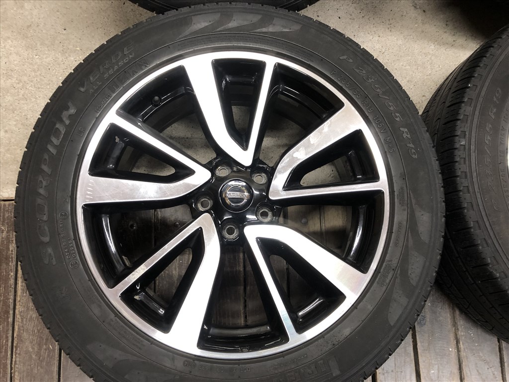 19 colos gyári Nissan alufelni 19 col 5x114,3 9. kép
