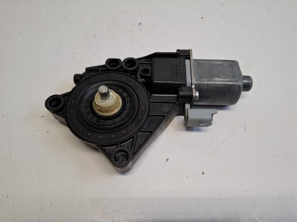 Kia Venga bal hátsó ablakemelõ motor 834501P000 0130822639 1. kép